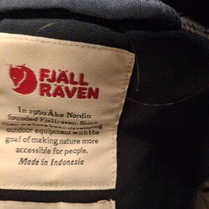 Nuuk Lite parka mens navy size large.